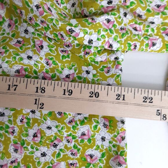 Cupcakes and Cashmere Lime Green Ditsy Floral Peasant Blouse Ruffle Collar Sz S - Picture 9 of 11